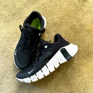 Nike Metcon Women’s Sneakers Size 8